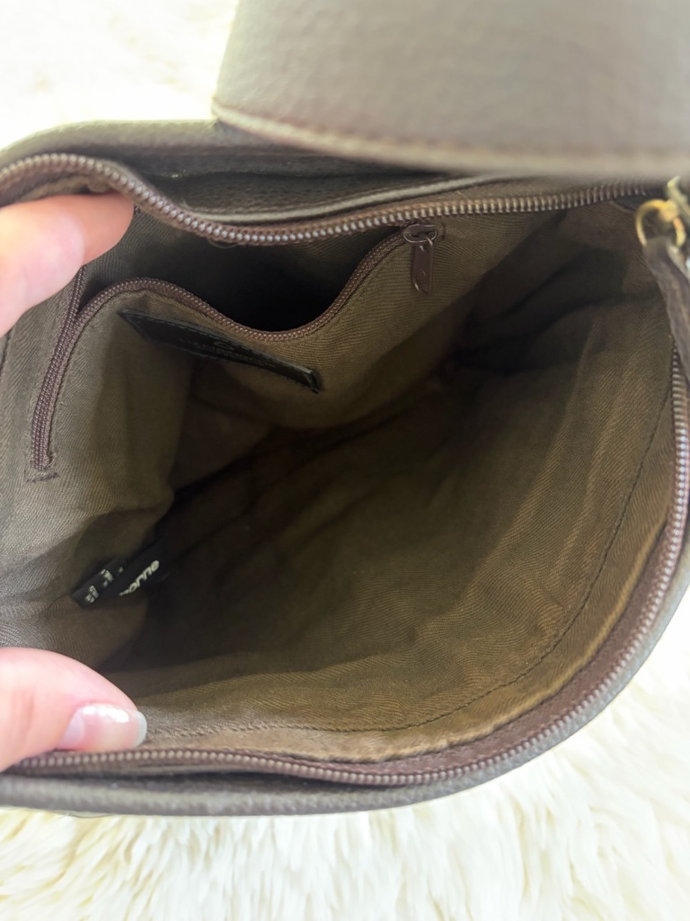 Liz Claiborne Black Crossbody Bag with Front Pockets - Picture 4 of 6